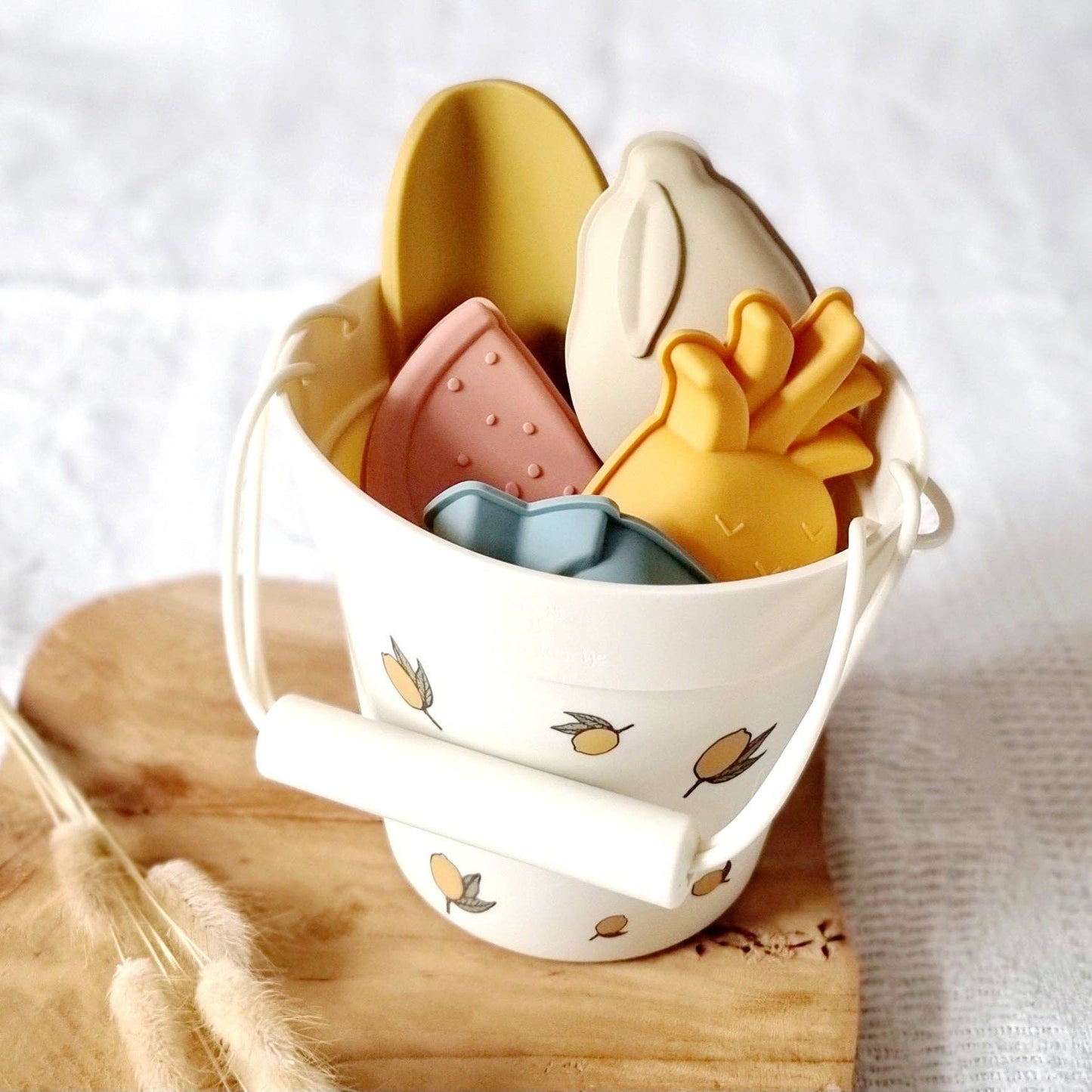 Silicone bucket with moulds - Lemons