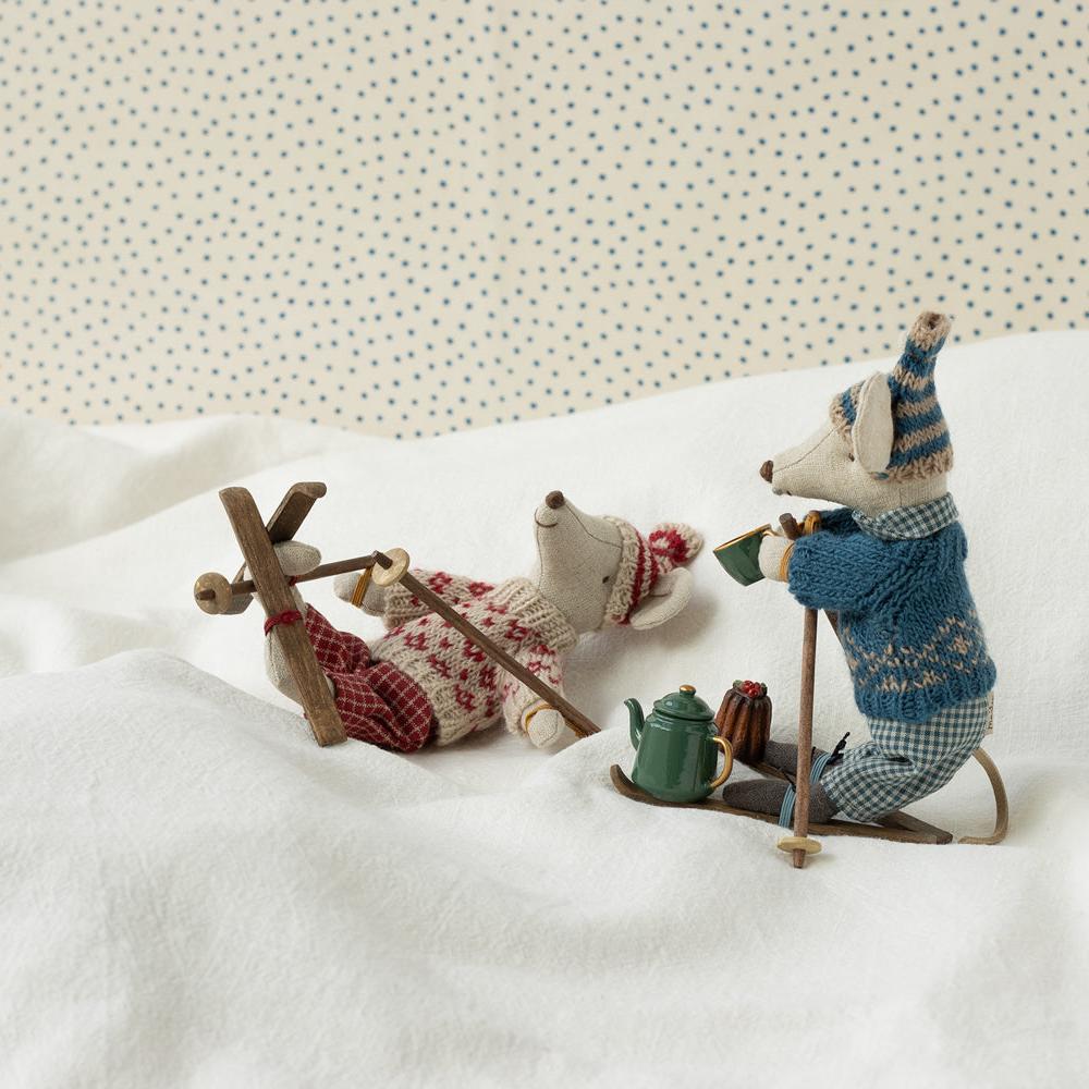 Winter mouse with ski set, Big sister - Rose