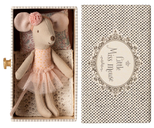 Dance Mouse in Day bed