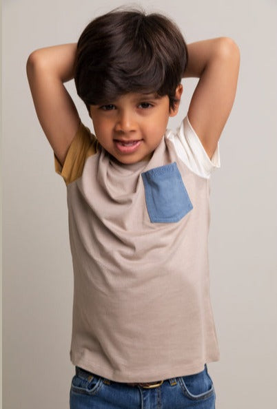 Little boy wear Ted Colour block t-shirt fromMArMAr copenhagen, Cotton amd Modal blend for a soft comfortable feel