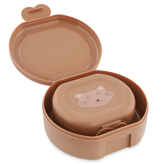 Brown bento box with cat illustration on a white background